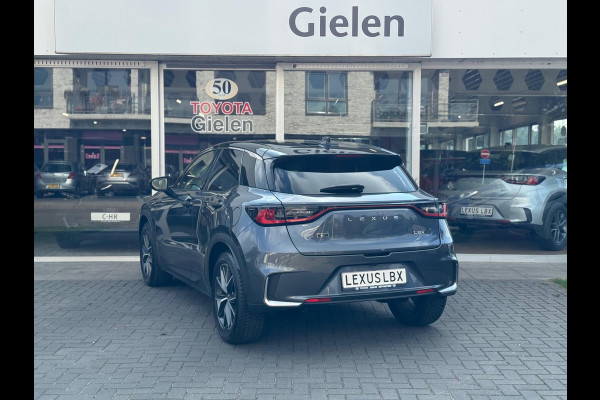 Lexus LBX 1.5 Hybrid Emotion Tech Pack | Leer, Elektrische achterklep, Keyless, Stoel + Stuurverwarming, 18 inch, Privacy glass