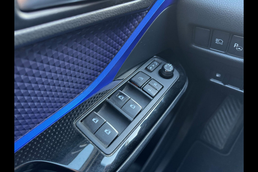 Toyota C-HR 1.8 Hybrid Bi-Tone Plus | JBL, LED Pakket, Dodehoekherkenning, Navigatie, Parkeersensoren, Stoelverwarming, Keyless, 18 inch