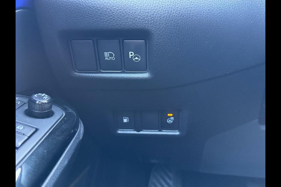 Toyota C-HR 1.8 Hybrid Bi-Tone Plus | JBL, LED Pakket, Dodehoekherkenning, Navigatie, Parkeersensoren, Stoelverwarming, Keyless, 18 inch