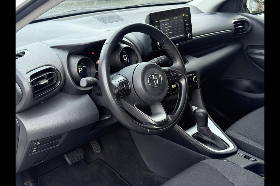 Toyota Yaris 1.5 Hybrid Dynamic Plus | Stoelverwarming, 16 inch, LED, Apple CarPlay/Android Auto, Parkeercamera, Keyless