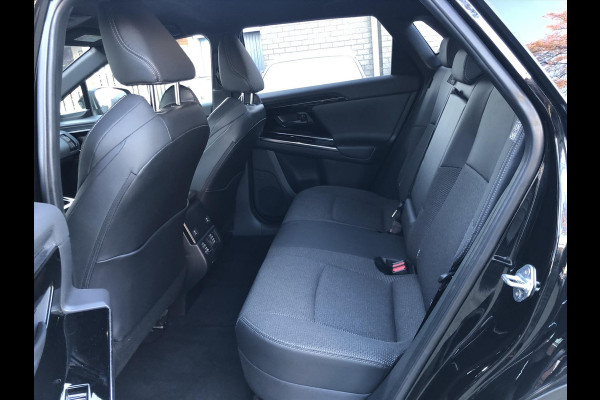 Toyota Bz4x 71,4 kWh 204pk Dynamic | Groot scherm, 360 Camera, Parkeersensoren, Elektrische achterklep, LED, Stoel + Stuurverwarming