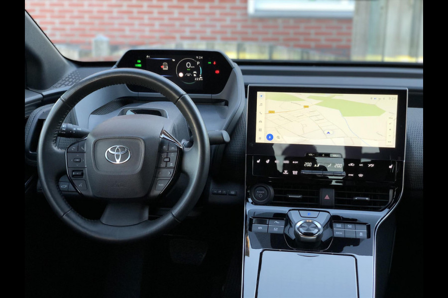 Toyota Bz4x 71,4 kWh 204pk Dynamic | Groot scherm, 360 Camera, Parkeersensoren, Elektrische achterklep, LED, Stoel + Stuurverwarming