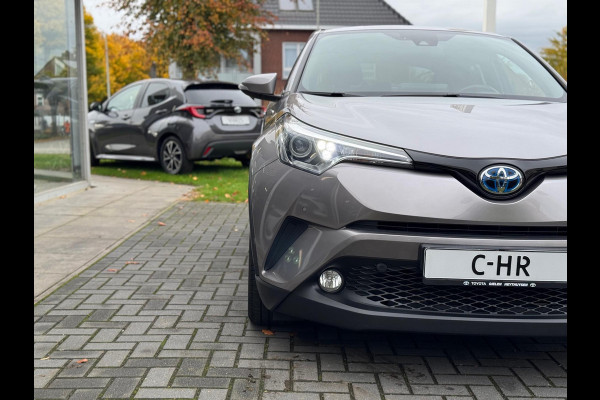 Toyota C-HR 1.8 Hybrid Executive | Stoelverwarming, Navigatie, Keyless, Leer/Stof, 18 Inch