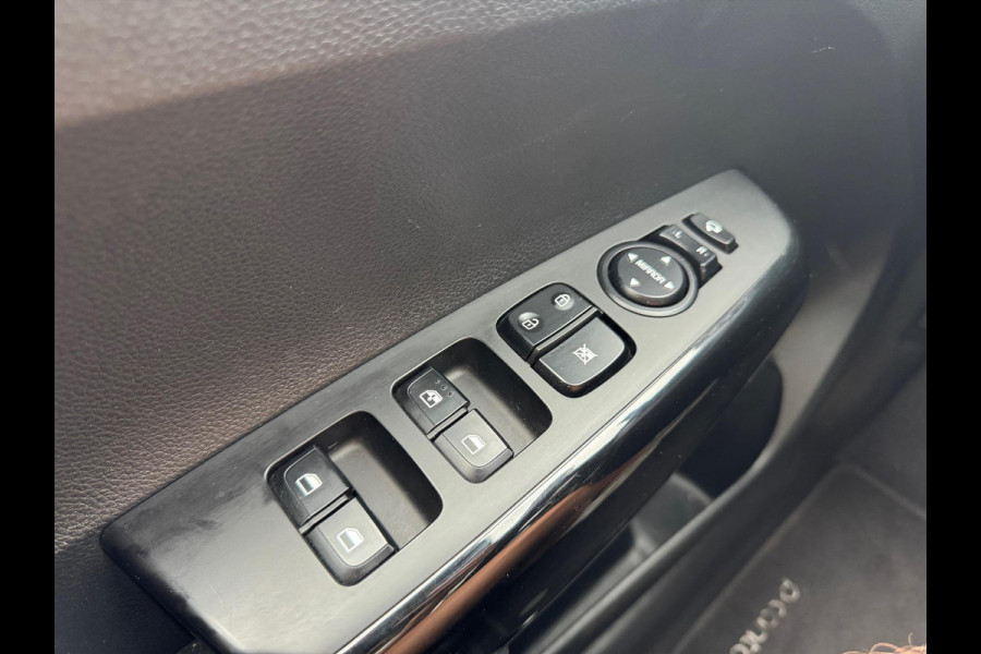 Kia Picanto 1.2 Automaat 5-Zits DynamicLine | Parkeersensoren, Stoel + Stuurverwarming, Lichtmetalen velgen, Cruise control, CarPlay