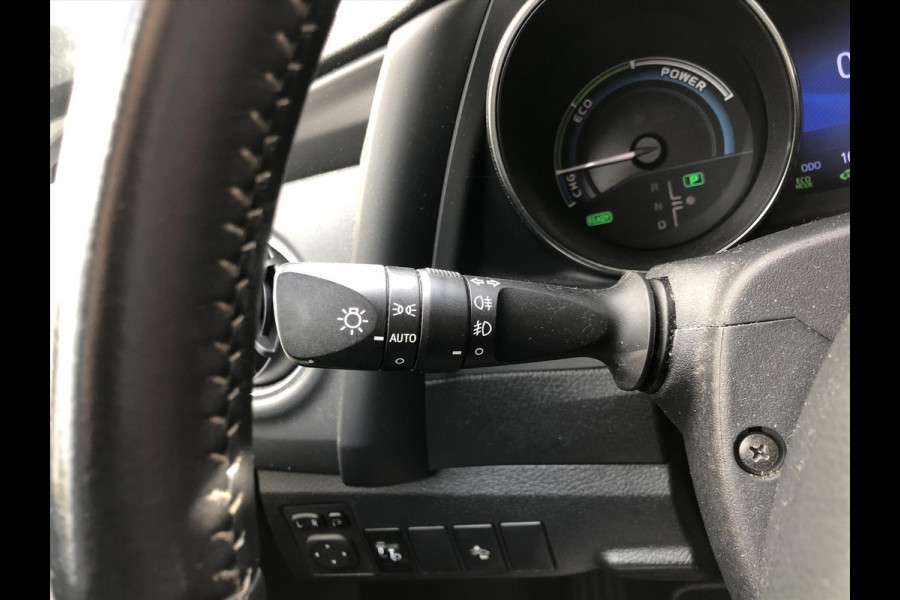 Toyota Auris 1.8 Hybrid Dynamic Ultimate | Climate control, Stoelverwarming, Navigatie, Achteruitrijcamera, Cruise control