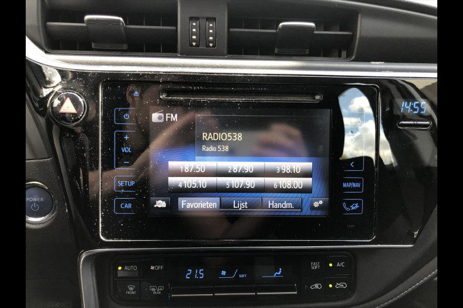 Toyota Auris 1.8 Hybrid Dynamic Ultimate | Climate control, Stoelverwarming, Navigatie, Achteruitrijcamera, Cruise control