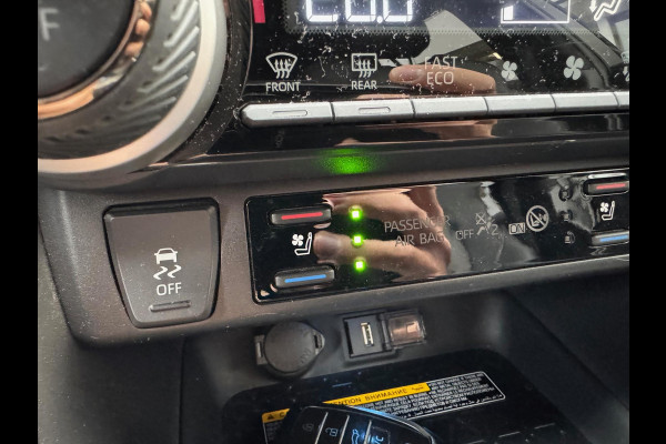 Toyota RAV4 2.5 Plug-in Hybrid AWD Bi-Tone Plus | Head up display, JBL, Leer, Geheugenfunctie, 360 camera, Stuurverwarming, Blind Spot