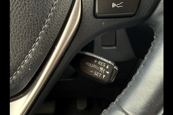 Toyota RAV4 2.5 Hybrid AWD Style | Navigatie, Stoel + Stuurverwarming, Parkeersensoren, Keyless, 18 inch, 1.650KG Trekgewicht, 4X4