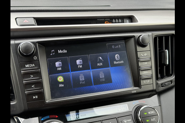 Toyota RAV4 2.5 Hybrid AWD Style | Navigatie, Stoel + Stuurverwarming, Parkeersensoren, Keyless, 18 inch, 1.650KG Trekgewicht, 4X4