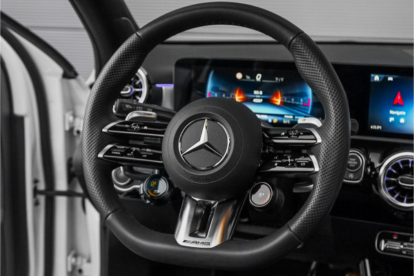 Mercedes-Benz A-Klasse AMG 35 4MATIC Night Pano 360° Nieuwstaat