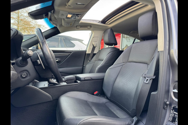 Lexus ES 300h Business Line | Schuifdak, Groot scherm, Stoel + Stuurverwarming, Dodehoekherkenning, Parkeersensoren, CarPlay
