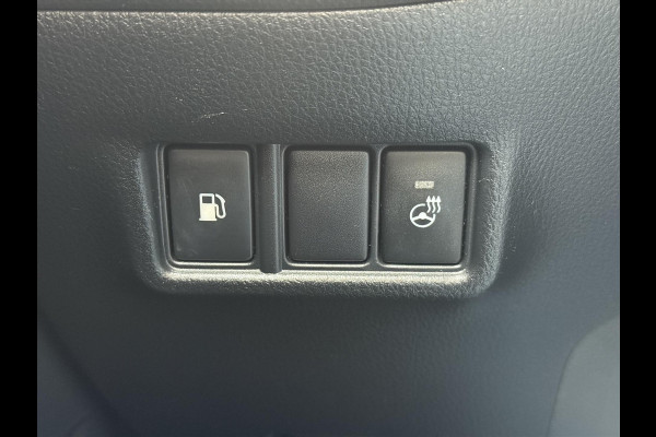 Toyota C-HR 1.8 Hybrid Bi-Tone Plus | Leer, Stoel + Stuurverwarming, Navigatie, Dodehoekherkenning, Parkeersensoren