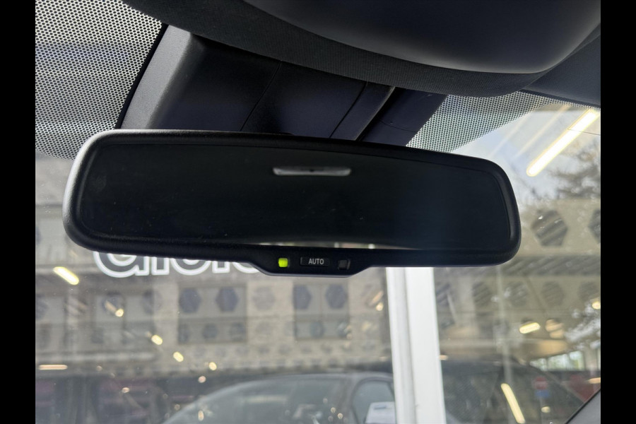 Toyota C-HR 1.8 Hybrid Bi-Tone Plus | Leer, Stoel + Stuurverwarming, Navigatie, Dodehoekherkenning, Parkeersensoren