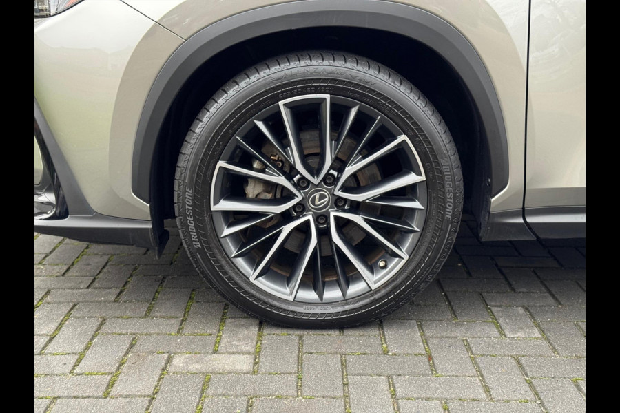 Lexus NX 450h+ AWD Executive Line | Head up display, 20 inch, Geheugenfunctie, Stoelventilatie, 360 Camera, Groot scherm, Dodehoekherkenn
