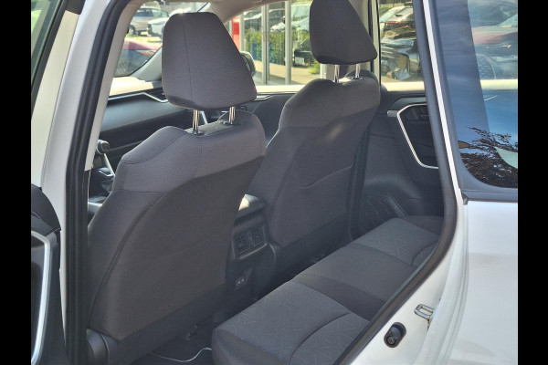 Toyota RAV4 Hybrid 220 Dynamic Plus | 18inch, Groot scherm, Dodehoekherkenning, Parkeersensoren, Stoelverwarming, Nieuwe multimedia
