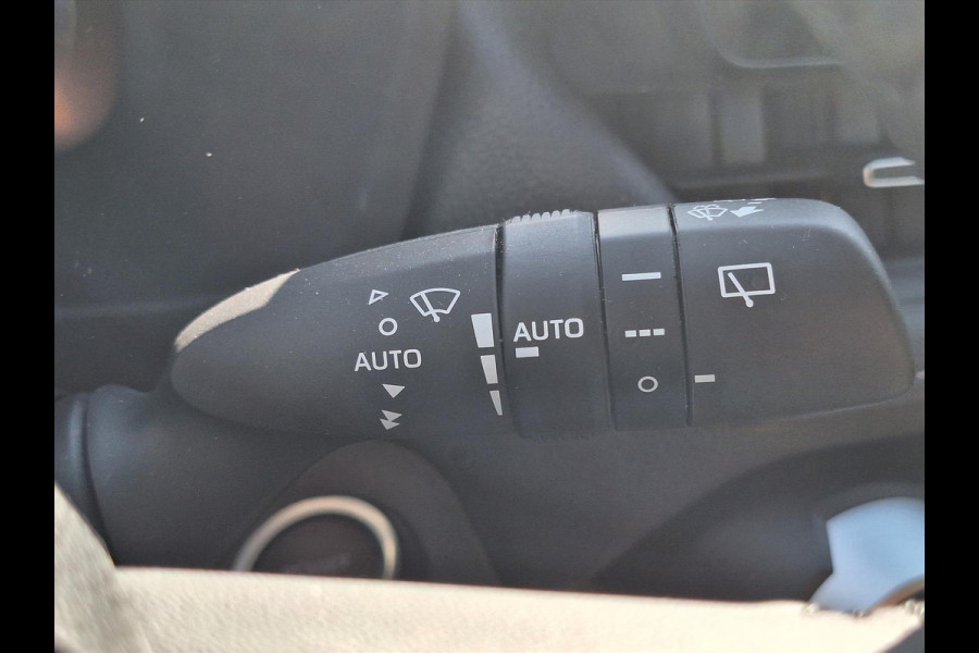 Toyota RAV4 Hybrid 220 Dynamic Plus | 18inch, Groot scherm, Dodehoekherkenning, Parkeersensoren, Stoelverwarming, Nieuwe multimedia