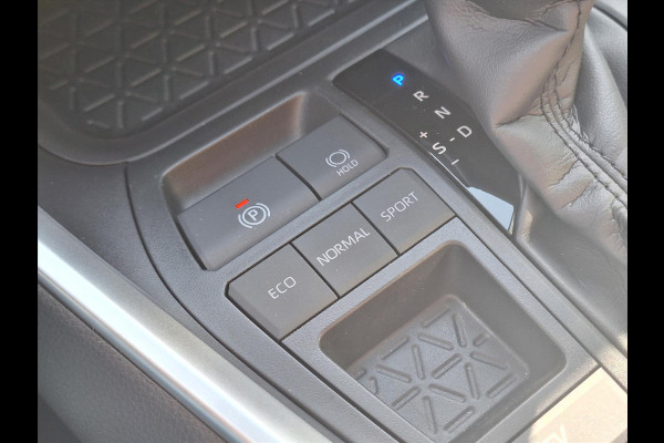 Toyota RAV4 Hybrid 220 Dynamic Plus | 18inch, Groot scherm, Dodehoekherkenning, Parkeersensoren, Stoelverwarming, Nieuwe multimedia