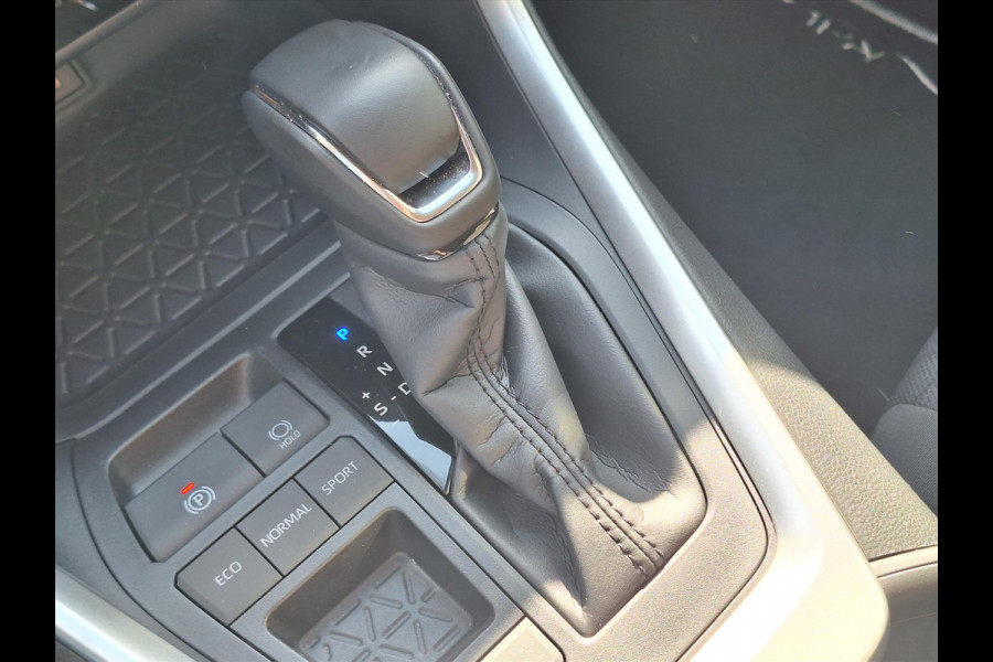 Toyota RAV4 Hybrid 220 Dynamic Plus | 18inch, Groot scherm, Dodehoekherkenning, Parkeersensoren, Stoelverwarming, Nieuwe multimedia