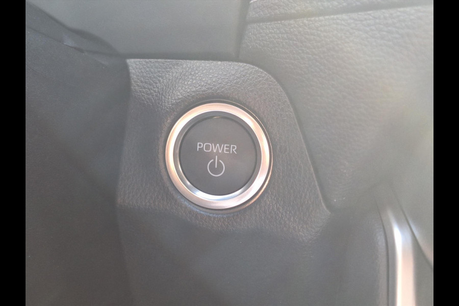 Toyota RAV4 Hybrid 220 Dynamic Plus | 18inch, Groot scherm, Dodehoekherkenning, Parkeersensoren, Stoelverwarming, Nieuwe multimedia