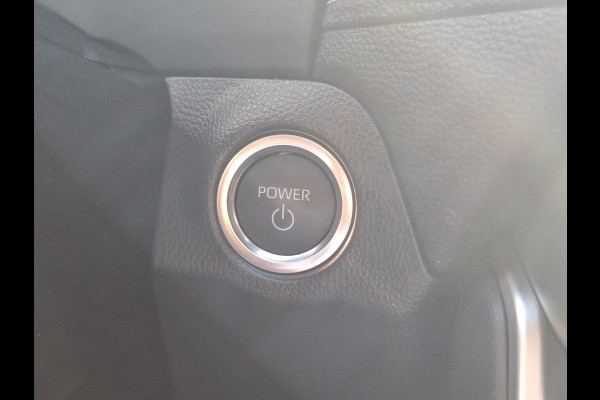 Toyota RAV4 Hybrid 220 Dynamic Plus | 18inch, Groot scherm, Dodehoekherkenning, Parkeersensoren, Stoelverwarming, Nieuwe multimedia
