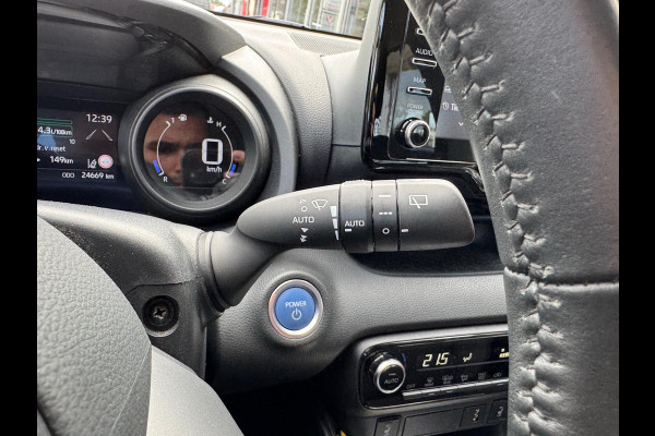 Toyota Yaris 1.5 Hybrid Dynamic | Stoelverwarming, Keyless, Apple Carplay/Android auto, Parkeercamera, LED