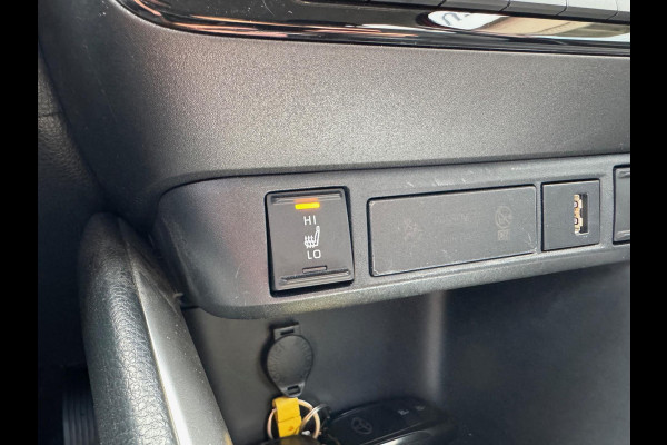 Toyota Yaris 1.5 Hybrid Dynamic | Stoelverwarming, Keyless, Apple Carplay/Android auto, Parkeercamera, LED