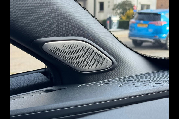 Toyota C-HR Plug-in Hybrid GR Sport | Elektrische achterklep, Stoel + Stuurverwarming, Half leer, Dodehoekherkenning, 19 inch, LED, Groot sc