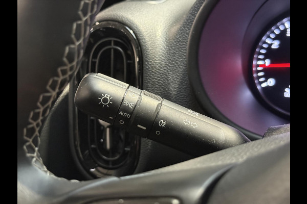 Kia Picanto 1.0 DPi DynamicLine | Stoel + Stuurverwarming, Apple CarPlay/Android Auto, Lichtmetalen velgen, Parkeercamera, Privacy glass