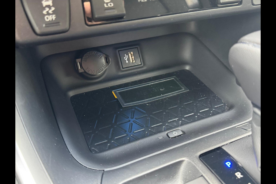 Toyota RAV4 2.5 Hybrid Bi-Tone Plus | JBL, Dodehoekherkenning, Parkeersensoren, Stoel + Stuurverwarming, 360 Camera