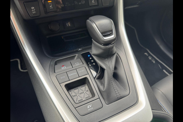 Toyota RAV4 2.5 Hybrid Bi-Tone Plus | JBL, Dodehoekherkenning, Parkeersensoren, Stoel + Stuurverwarming, 360 Camera