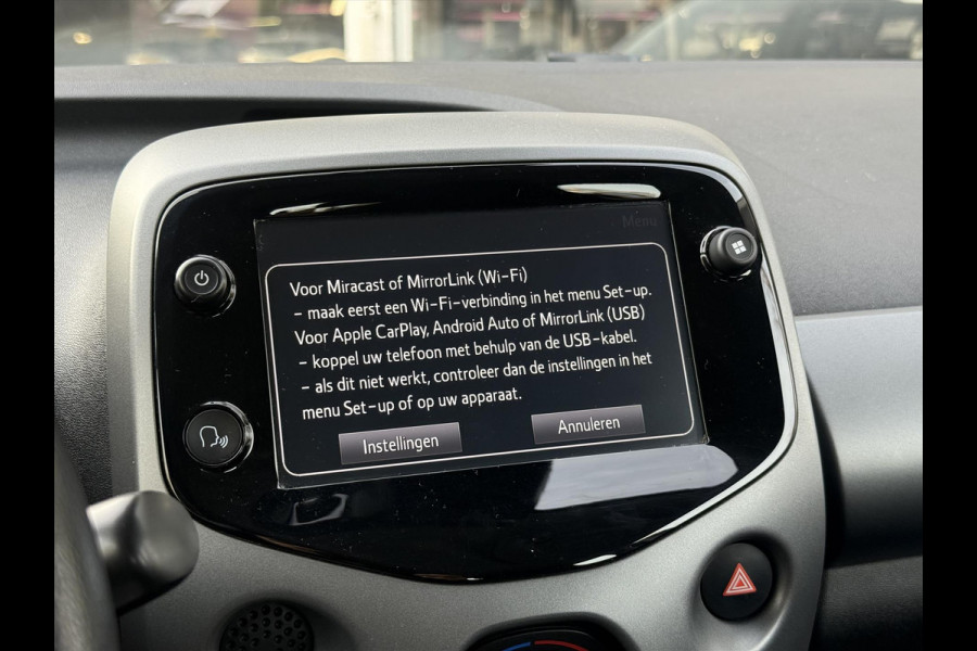 Toyota Aygo 1.0 VVT-i Automaat X-Joy | Lichtmetalen velgen, Apple CarPlay/Android auto, Parkeercamera, In hoogte verstelbare stoel