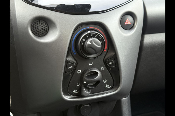 Toyota Aygo 1.0 VVT-i Automaat X-Joy | Lichtmetalen velgen, Apple CarPlay/Android auto, Parkeercamera, In hoogte verstelbare stoel