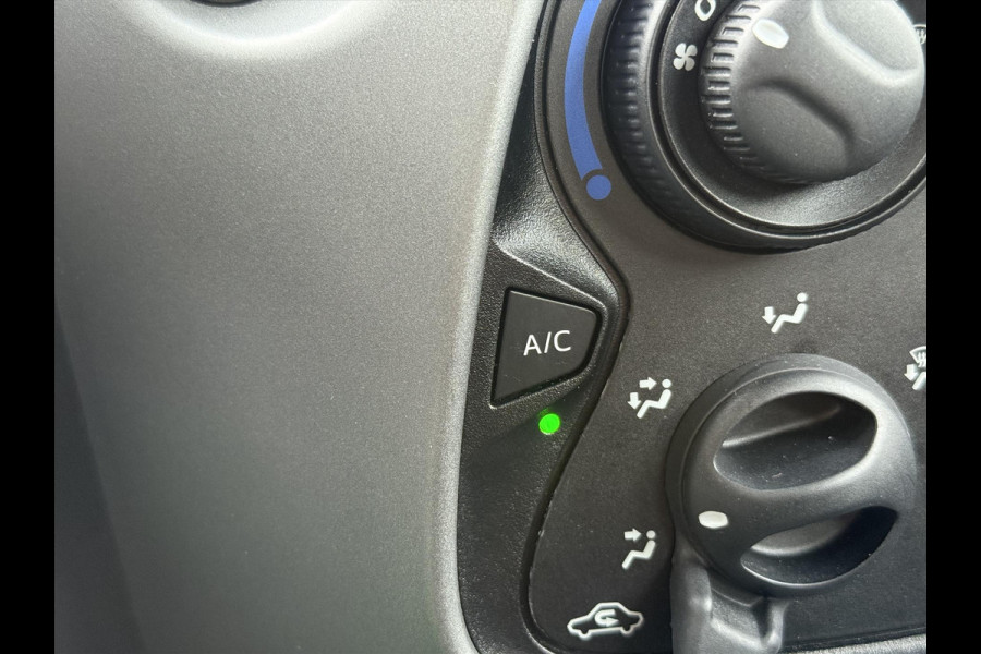 Toyota Aygo 1.0 VVT-i Automaat X-Joy | Lichtmetalen velgen, Apple CarPlay/Android auto, Parkeercamera, In hoogte verstelbare stoel