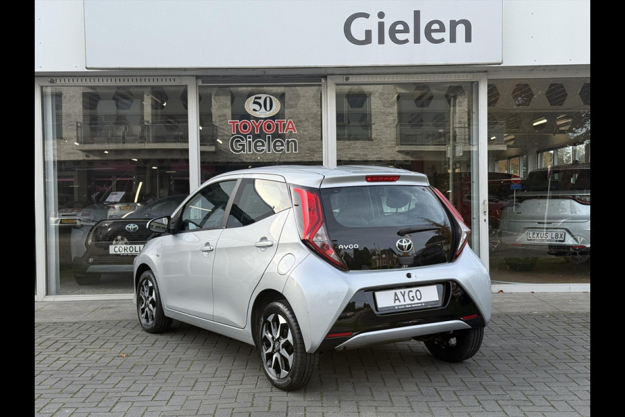 Toyota Aygo 1.0 VVT-i Automaat X-Joy | Lichtmetalen velgen, Apple CarPlay/Android auto, Parkeercamera, In hoogte verstelbare stoel