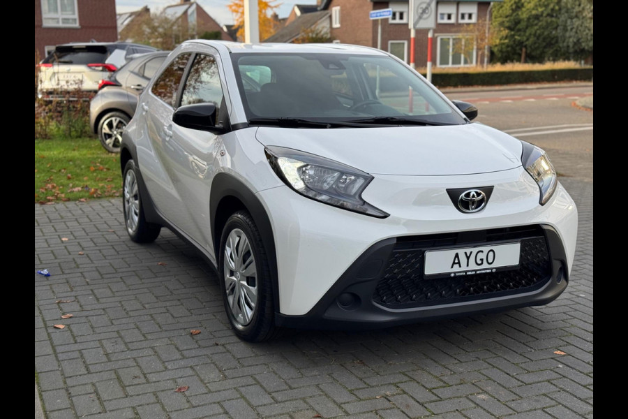 Toyota Aygo X 1.0 VVT-i MT Play | Eerste eigenaar, Apple CarPlay/Android auto, Airco, Parkeercamera, Adaptive cruise control