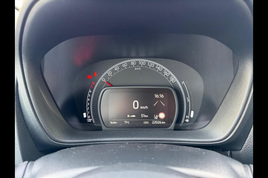 Toyota Aygo X 1.0 VVT-i MT Play | Eerste eigenaar, Apple CarPlay/Android auto, Airco, Parkeercamera, Adaptive cruise control