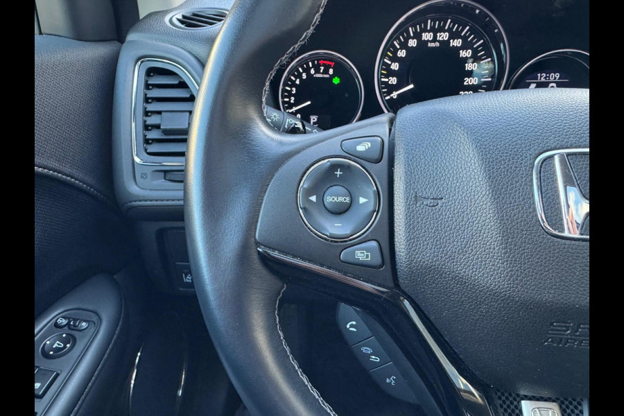 Honda HR-V 1.5 i-VTEC CVT Executive | Eerste eigenaar, Trekhaak, Panoramadak, LED, Stoelverwarming, DAB, Parkeersensoren