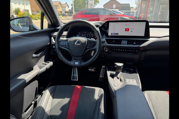 Lexus UX 250h F Sport Line | Facelift, Head up display, Blind Spot, 18 inch, Parkeersensoren, Stoel + Stuurverwarming, Groot scherm