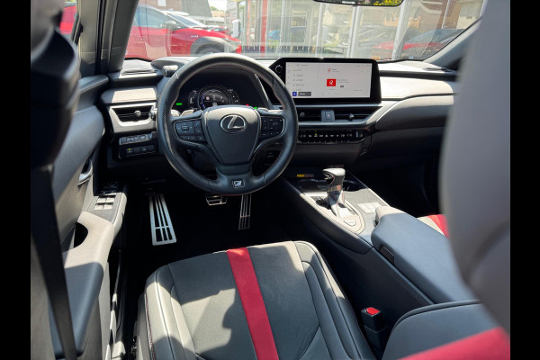 Lexus UX 250h F Sport Line | Facelift, Head up display, Blind Spot, 18 inch, Parkeersensoren, Stoel + Stuurverwarming, Groot scherm