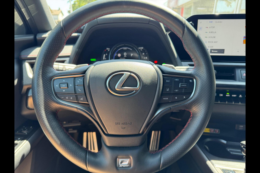 Lexus UX 250h F Sport Line | Facelift, Head up display, Blind Spot, 18 inch, Parkeersensoren, Stoel + Stuurverwarming, Groot scherm