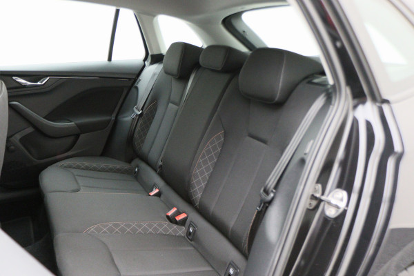 Škoda SCALA 1.0 TSI Ambition Climate, Apple Carplay, LED, Lane Assist, PDC