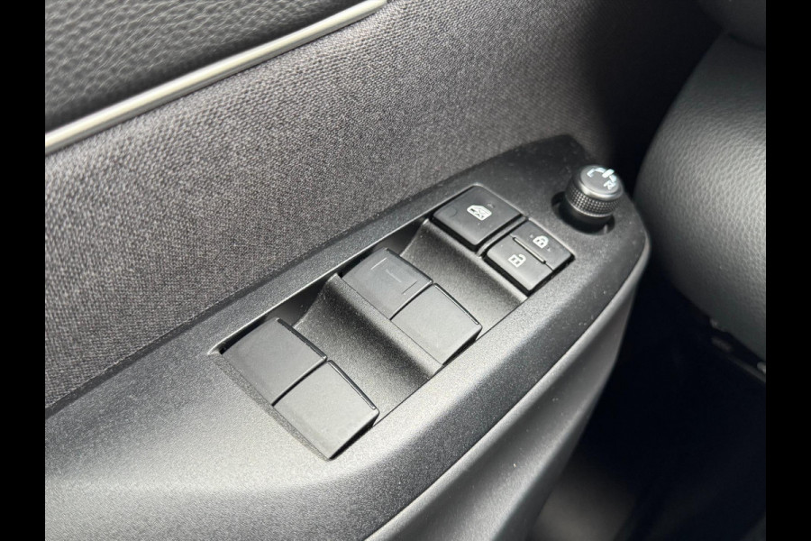 Toyota Yaris Cross 1.5 Hybrid First Edition Plus | Parkeersensoren, Stoel + Stuurverwarming, 17 inch, Privacy Glass