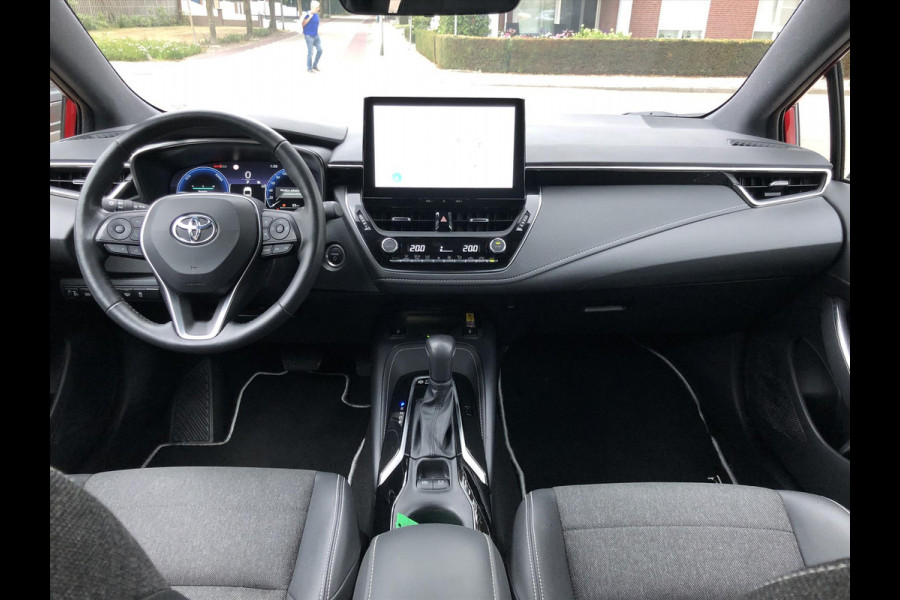 Toyota Corolla Touring Sports 1.8 Hybrid Dynamic Plus | Dodehoekherkenning, Parkeersensoren, Stoel + Stuurverwarming, Facelift!