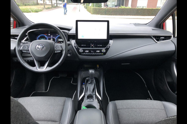 Toyota Corolla Touring Sports 1.8 Hybrid Dynamic Plus | Dodehoekherkenning, Parkeersensoren, Stoel + Stuurverwarming, Facelift!