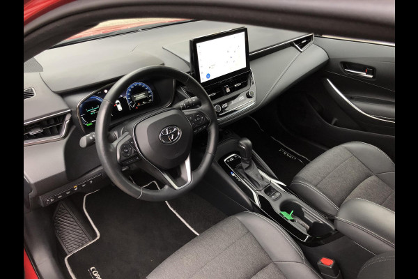 Toyota Corolla Touring Sports 1.8 Hybrid Dynamic Plus | Dodehoekherkenning, Parkeersensoren, Stoel + Stuurverwarming, Facelift!