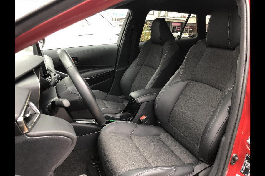 Toyota Corolla Touring Sports 1.8 Hybrid Dynamic Plus | Dodehoekherkenning, Parkeersensoren, Stoel + Stuurverwarming, Facelift!