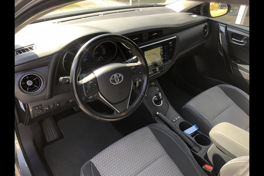 Toyota Auris Touring Sports 1.8 Hybrid Black Edition Go | Trekhaak, Parkeersensoren, Navigatie, Keyless, Safety Sense, Camera