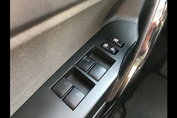 Toyota Auris Touring Sports 1.8 Hybrid Black Edition Go | Trekhaak, Parkeersensoren, Navigatie, Keyless, Safety Sense, Camera