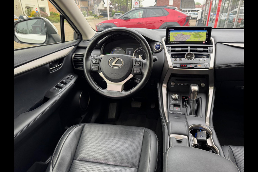 Lexus NX 300h AWD Luxury Line | Groot Scherm, Adaptive cruise control, Leer, Stoelverwarming, Parkeersensoren, Elektrische achterklep, 18