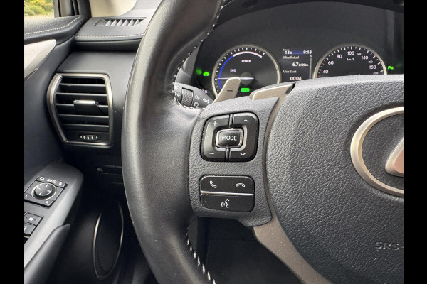 Lexus NX 300h AWD Luxury Line | Groot Scherm, Adaptive cruise control, Leer, Stoelverwarming, Parkeersensoren, Elektrische achterklep, 18